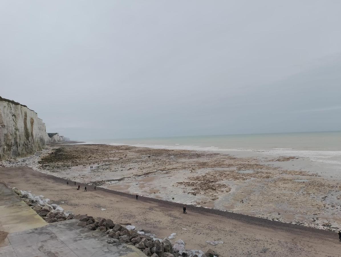 Le Rayon Vert Ault Buitenkant foto